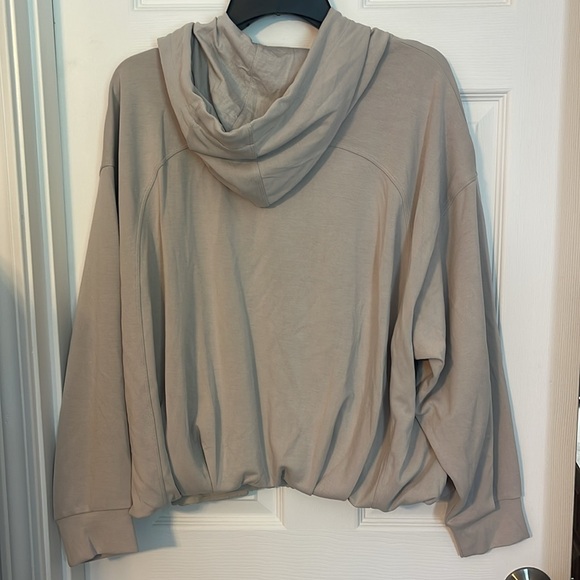 Athleta Bubble Hem Hoodie - Picture 10 of 11